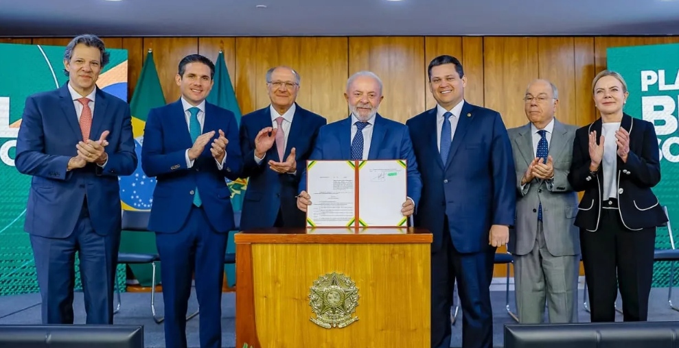 Lula anuncia linha de crédito e outras medidas para reduzir impactos do tarifaço